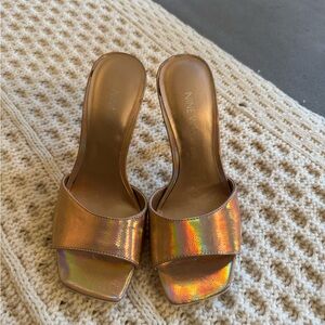 Women’s Nine West Metallic Heels. 5.5M. No defects